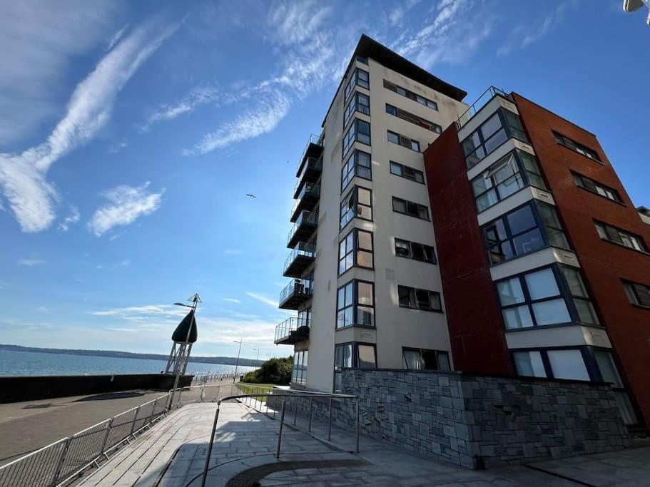 Stylish Seaview One-Bedroom Apt Swansea Exterior foto