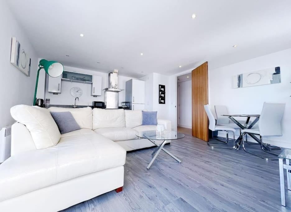 Stylish Seaview One-Bedroom Apt Swansea Exterior foto